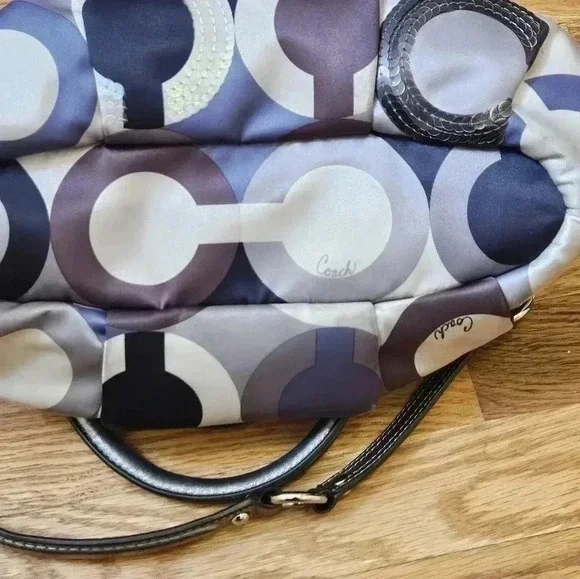 Coach Circle and Sequin Bag EUC - Picture 13 of 13